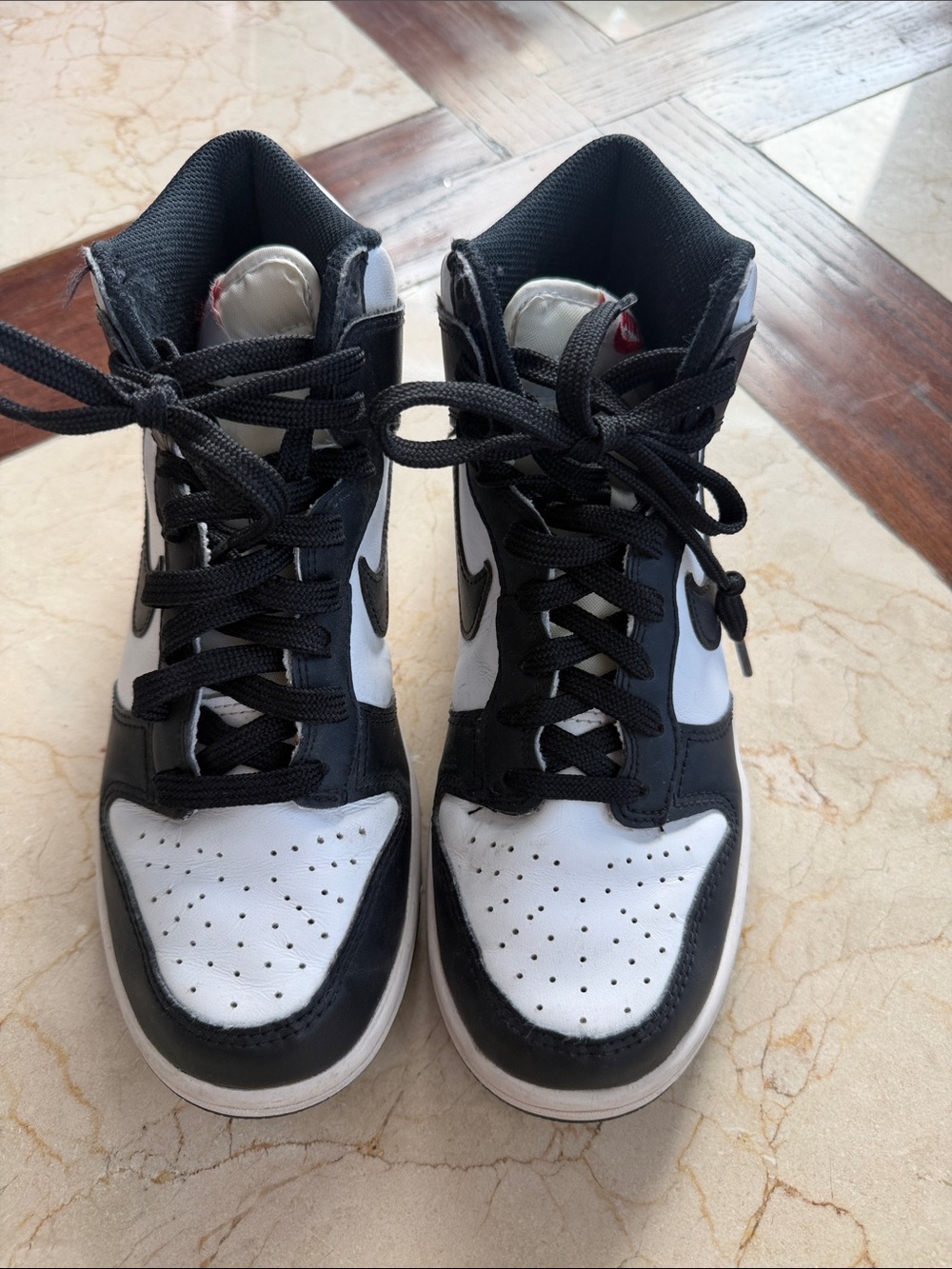 High-Top Men’s Sneakers in Black and White